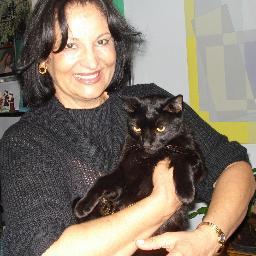Sou professora aposentada. Curso superior de letras LPortuguesa. Terapeuta de Reiki amo a natureza os amigos e gente que luta pela vida .