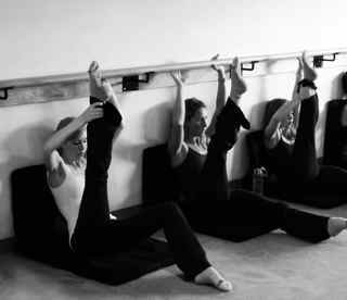 BarMethodAgoura's profile picture. Long, firm thighs, lifted seat, flat abs!