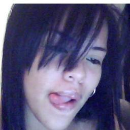 Zoii biipolar..
Desconfio de la gente, m encariño mui rapido soi sencible y hay veces q soi insoportable amo star kn mis amigos pero aveces prefiero estar sola