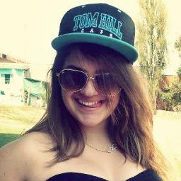 Ariana, Chocolatra,sou do tipo que não força simpatia com ninguém . Quer saber mais é só da um Follow. Pega o face aee. http://t.co/N66CwSHdXw