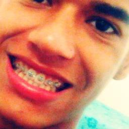 , 17 anos, solteiro, timido, eletronica,   Pop,  mais? Converse comigo ...