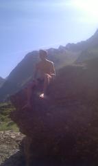 Hugo, 14 ans. Si t'as pas d'amie, follow me. Et même si t'en as, follow me, sa t'en fera un de plus :) #rugby ♥ Je follow back sur demande :) ♥