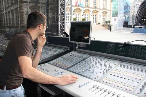Professional Audio Engineer for live events, recording studios, radio, movies & television. Ingeniero de Audio