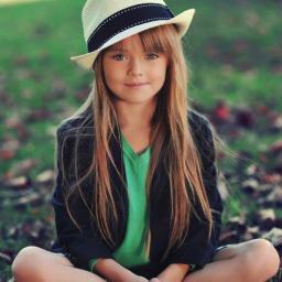 I am 7 years old. Daddy is @CousinEaston. It is just us now my Mommy is in heaven and I miss her so much #BrokenFate
