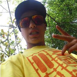 Tudo o que sofri eu sei, a cruz que carreguei Jah deu pra mim, sabendo que eu podia aguentar
A Força maior está presente, e me presenteou com a vida!
