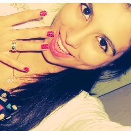 ♡ + ☮ = ツ
Com jeito de mulher, e olhar de menina! Que ama só o @Fgsorrilha