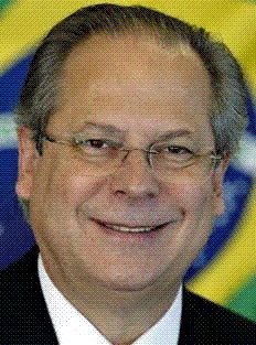 Petista, militante e revolucionário.