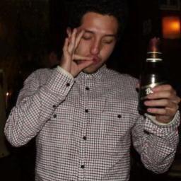 Residente de la sublime Ciudad de México, excelente amante de la noche y eterno contemplador del día. Tomé por asalto los sensibles oídos que alberga la capital