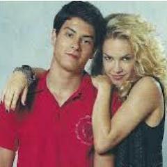 e se o ceu desmorona e chao abrir eu vo estar junto com voce NADA PODE NOS PARAR
para sempre com os REBELDES ate o mundo acaba