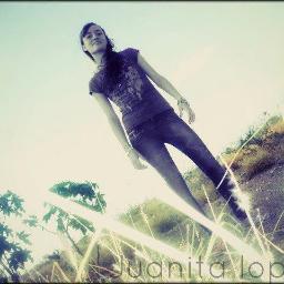 soy una chica buena onda, alegre ke me cai bien toda la gente.......................