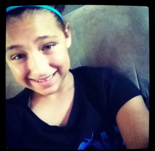 foreverr52's profile picture. got my old twitter backkkk , but stilll usinn' this onee . 3