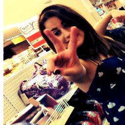 a filha do @jooavic1 , a melhor amiga da @_umavagabunda  . Rock, e Deus  . :3