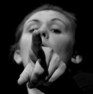 4fronttheatre's profile picture. 'The actor is at the forefront of any performance.' Creating theatre and performance described as ‘Gripping’, ‘Brutal and beautiful’. @DarrenAFurniss tweeting