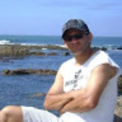 Administrador, Sanitarista, Produtor Cultural, ator, diretor e escritor.