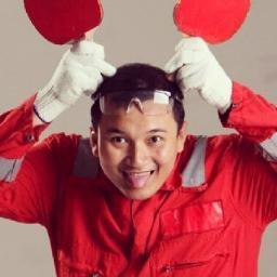 Pengrajin kayu...