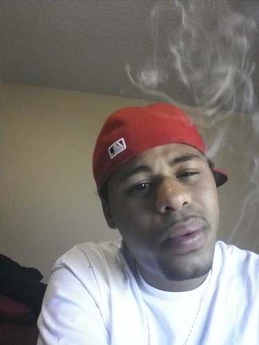 i wana b a billionaire..so fuckin badd....buy all of tha weed i never had...**@chevywoods@burner415@Realwizkhalifa @RealJuicy j**support TGOD....**