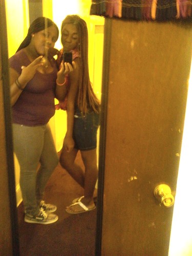 fucks with ma main bitches an we make them niggas kill their self @young gunner @Bahaia heavy @china jeanee @younqq_gunner