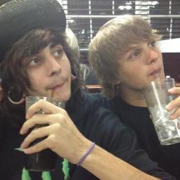 _em_pathetic_'s profile picture. 