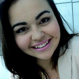 Sou infantil , sou chata , sou idiota , sou ciumenta , sou mimada , sou folgada , sou um turbilhão de coisas . Me processa , vai ! suhaushua ♥.