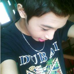 Marcus Yamaikel V. DR Single.FRIENDZONED :( :) emotional guy. Ah yes, inlove w/ Julia Baretto & Erika Rabara :)