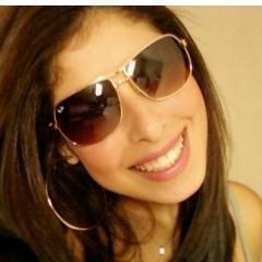 18 anos, Ariana, temperamental, estressada  mas animada e bem-humorada rs