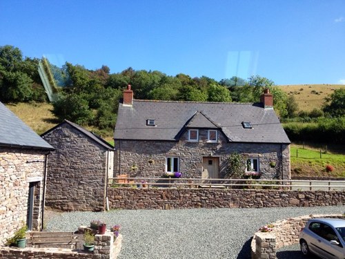 5 Self catering holiday cottages and apartments Brecon Wales #BreconBeacons #BannauBrycheiniog 07860581466 @TheoPaphitis #SBS # HolidayinBrecon Nurse for 46yrs