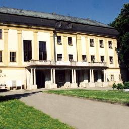 http://t.co/Ti7Rhq7k0o Muzeum jihovýchodní Moravy ve Zlíně Obuvnické muzeum expozice Bydlení v baťovském Zlíně Muzeum luhačovického Zálesí hrad Malenovice NKP P