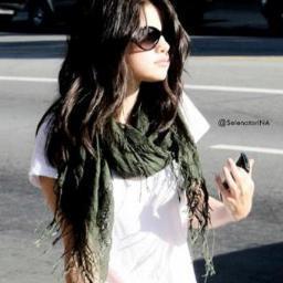 i really love @selenagomez and @justinbieber hey selenators follow me we can share about selena gomez i'm friendly follow me follow back promese just mention