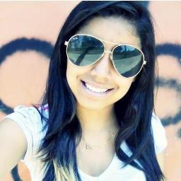 Vamos viver nossos sonhos (...) Temos tão pouco tempo !*