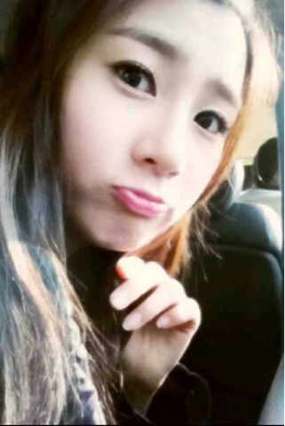 a-pink's magnae. @apinkohy is the real one. 96linerclub