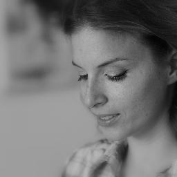 shiri_gr's profile picture. 