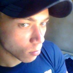 Sou um cara da paz, gosto de estar bem com todo mundo, Gosto de curtir rock n roll, sempre na energia positiva!!