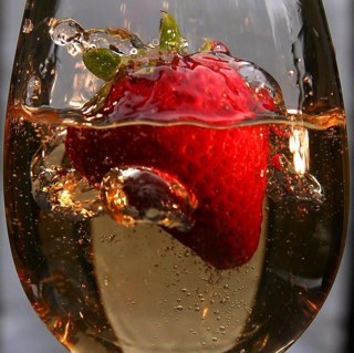 RoozLine33's profile picture. 