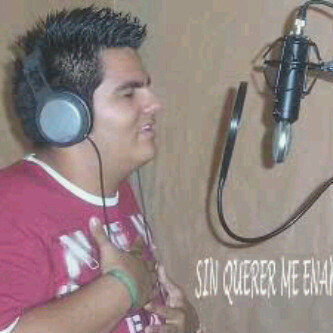 Cantautor Vallenato de la ciudad de Cucuta con 21 años,3 sencillos El Conquistador,Sin Querer Me Enamorè y Su Éxito Dame La Oportúnidad ! C/D Admon De Empresas