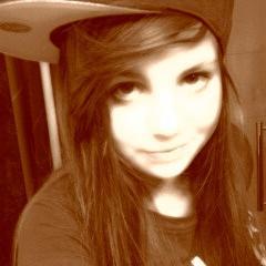 alenaaax333's profile picture. rofl. xd