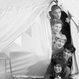 One Direction and Miley Cyrus? The reason for my smile, they live my day to day