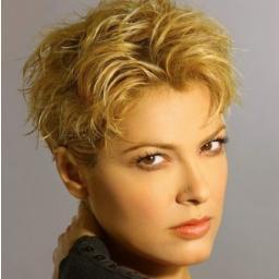 irmaess's profile picture. el amor es una locura que solo el cura lo cura, y cuando el cura lo cura comete una gran locura ''EL AMOR NO ES OBLIGATORIO''