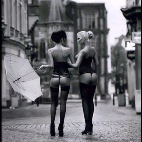 scotianbroads's profile picture. two besties sending out positive vibes and inspirational drunk words to the universe