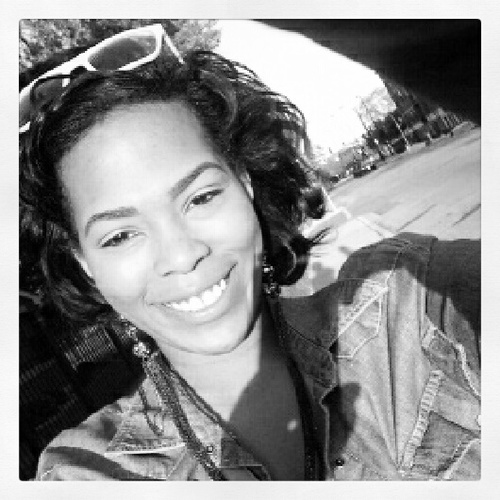 Stylist! After-School Teacher! Brow Specialist! Philanthropist! Conqueror! I am what I say I am! Today I'm green!.....well every,day I'm green... yep! : )