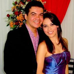 Graduada em Letras Português/Espanhol(UNIT) e Estudante de Fonoaudiologia(UFS), Leonina, sou chocólatra e tenho o melhor namorada do mundo #CésarAlves.
