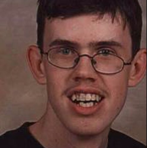 HI CALL ME LOUIE. I LIKE METH , MONEY , && BITCHES .
