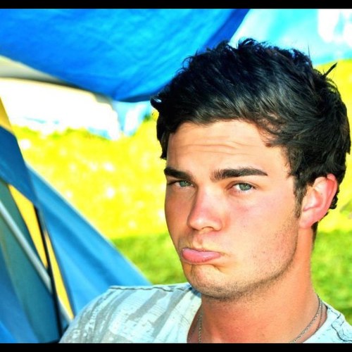 DaNumba0n3's profile picture. 23 year old flail building operating master kite flyer. I like Bass and Cats.