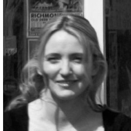 Media girl, mum of three boys, student of nutritional therapy. Fan of Bikram yoga, skinny jeans, smythson, prosecco, sudoku and afternoon tea.