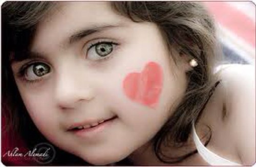 بنوته مرحه ، احب النكت والوناسه ، واحب الظرافه والدلع