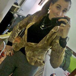 ~Por dentro umα personαlidαde minhαα .!
' Por forαα um conceito seu .

tipαçiim ;
　 Oque os outros peensαm ?
eu jogo forαα ! (ý)