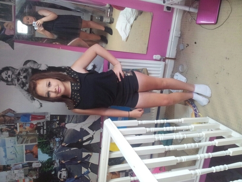 follow me and ill follow back!;)