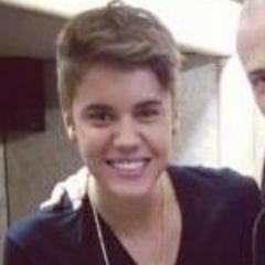 Eu nao preciso de BIO minha vida ja se resume em @ddlovato & @justinbieber ! .. ACREDITE COMO UMA BELIEBER & SEJA FORTE COMO UMA LOVATIC ∞