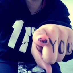 Hello, i'm @Belieber, @Directioner & #Shouter ♥ follow me on tumblr http://t.co/iRD9wwMc9b i love you3