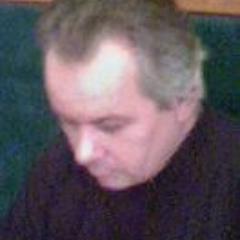Humain ayant atteint sa taille définitive et pouvant dorénavant pratiquer divers méfaits et malversations socialement admises