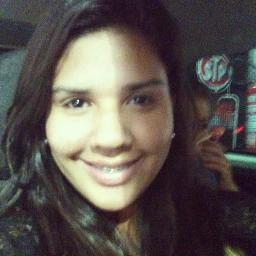 Ariana, Impaciente, Atrevida, Muito ciumenta, Desastrada, Curiosa e Futura Pediatra.
http://t.co/R9c5OGn9z7